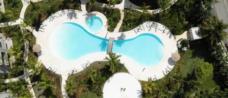 Outdoor pool, a heated pool