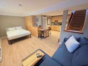 Living area - NEW Midtown Rossland Studio Apartment (Rossland)