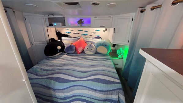 واي فاي وملاءات أسرّة