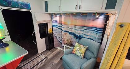 The Desert Beach House: Vibrant Coastal Glamping