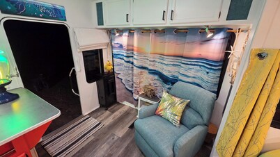 The Desert Beach House: Vibrant Coastal Glamping