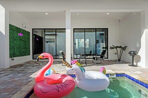 Pool - Spacious home in enchanting Davenport. Great amenities-pool. Near them parks! (Davenport)