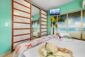 2 bedrooms, iron/ironing board, free WiFi, bed sheets - 2-bedroom/2 bathroom condo in lovely Palm Beach, Aruba. 10 minute walk to beach (Noord)