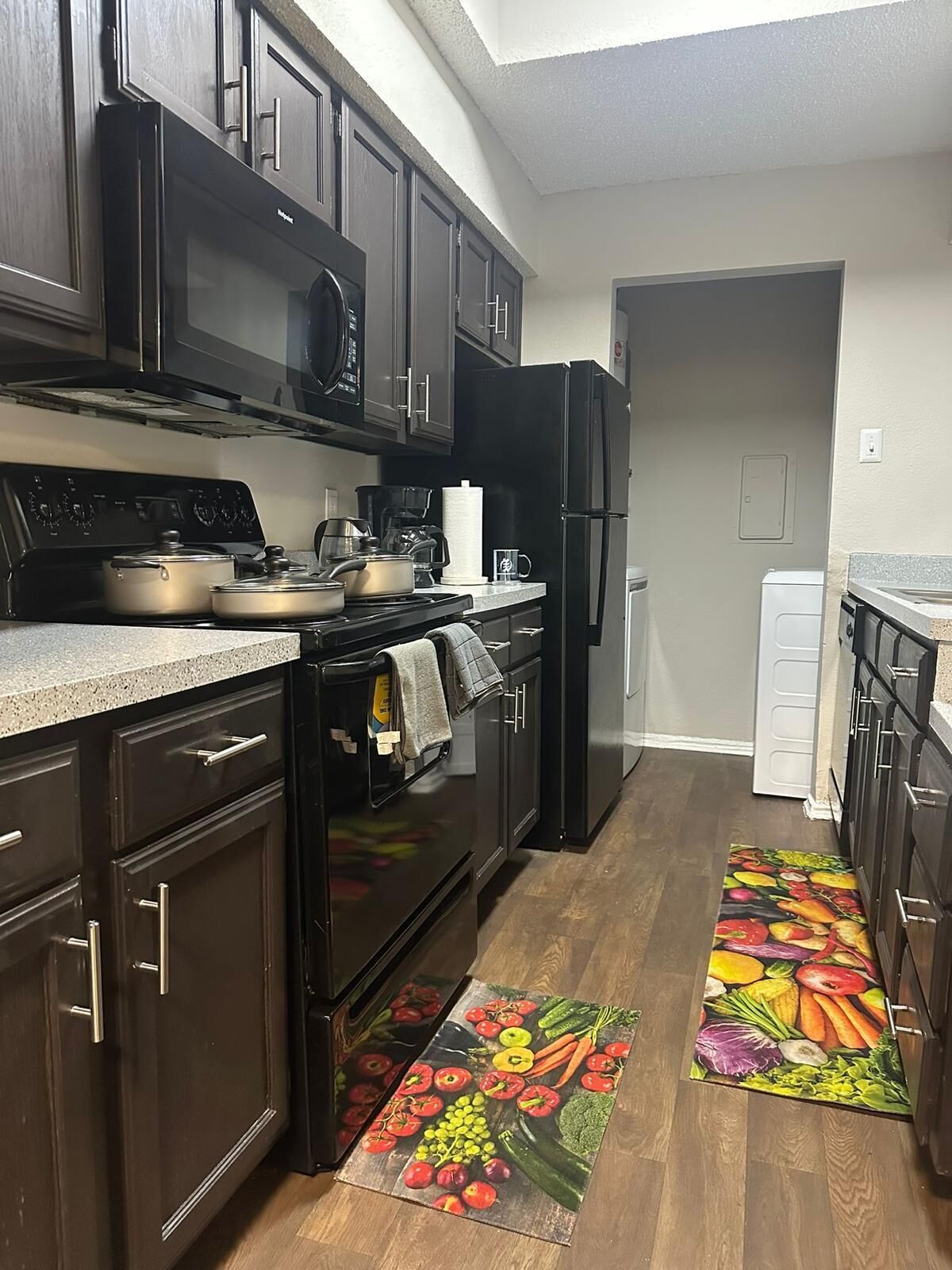 Refrigerador, microondas, horno, placa de cocina