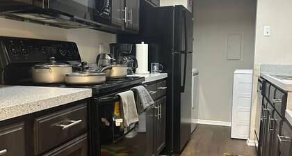 Cozy 1BR in Euless, TX. Close to DFW, Six Flags & AT&T Stadium