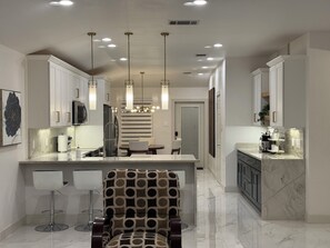 Private kitchen - Modern newly remodeled cozy home in the exclusive Stone Oak area, San Antonio,Tx (San Antonio)