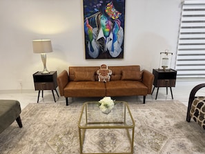 Smart TV - Modern newly remodeled cozy home in the exclusive Stone Oak area, San Antonio,Tx (San Antonio)