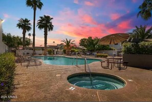 Outdoor pool - Modern Scottsdale Condo in the Heart of Old Town: 2 Bedrooms, BBQ, Pool, & more (Scottsdale)