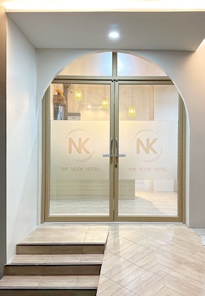 المنشأة من الخارج