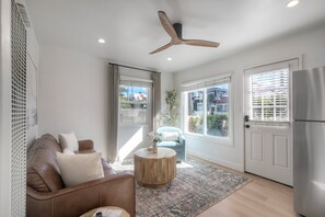Smart TV, ping pong, books - Sycamore Haus Estate – Rent All 3 Ocean-View Luxury Condos Steps from Carlsbad State Beach (Carlsbad)
