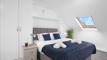 Family House, Patio | Free WiFi, bed sheets