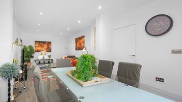Family House, Patio | Dining room