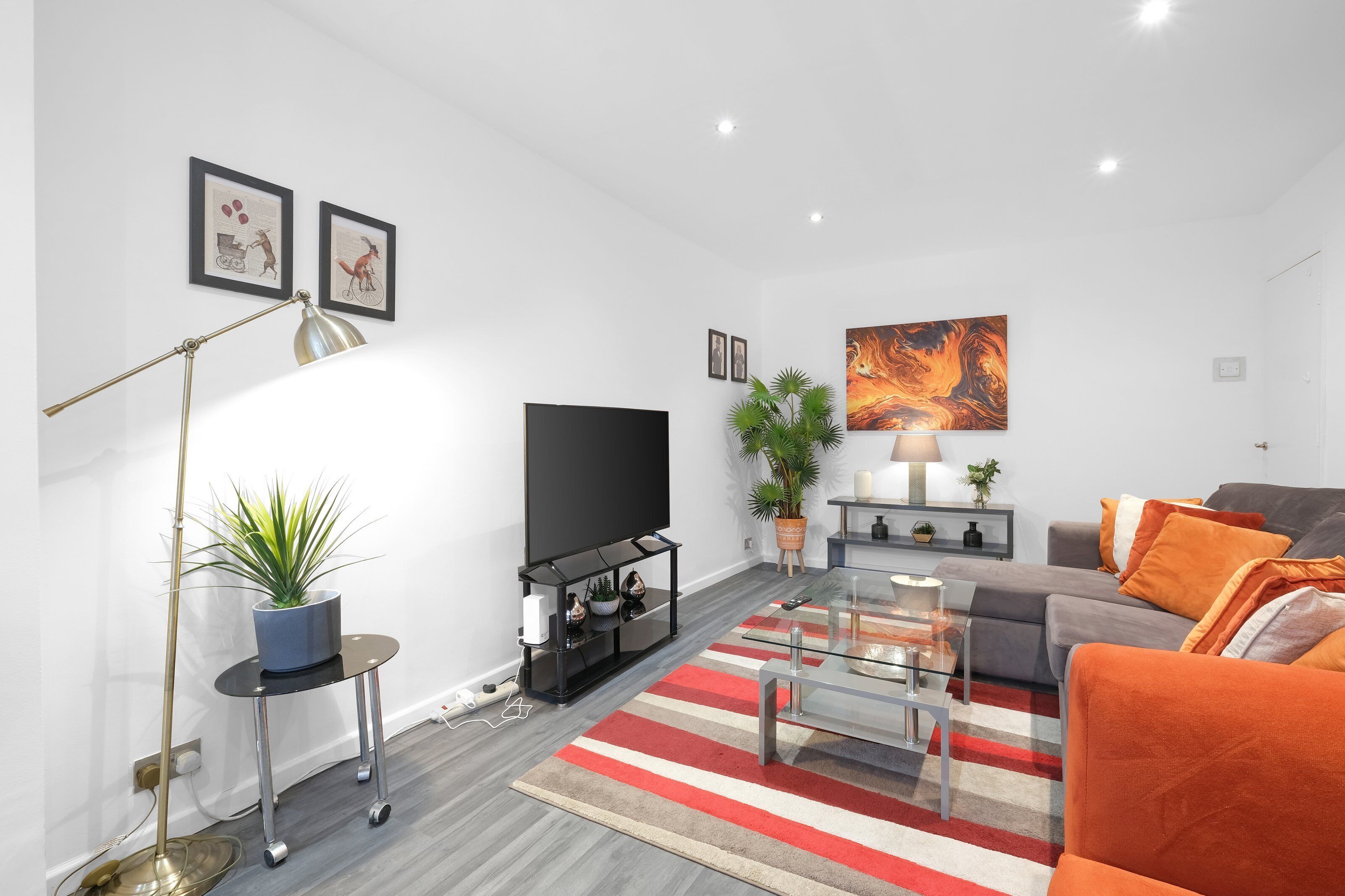 Family House, Patio | Living area | 47-inch Smart TV with digital channels, Netflix, streaming services