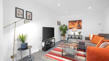 Family House, Patio | Living area | 47-inch Smart TV with digital channels, Netflix, streaming services