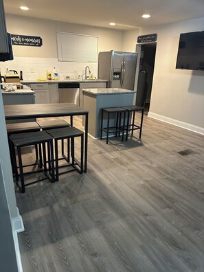 Dining - Chic + Spacious Birmingham Escape Near Airport & City Life (Birmingham)