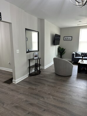 Interior - Chic + Spacious Birmingham Escape Near Airport & City Life (Birmingham)