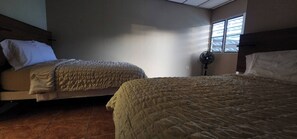 غرفة - غرفة نوم واحدة - تجهيزات لذوي الاحتياجات الخاصة - بشرفة