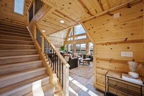 Interior - Mtn Views · Movie Theater · Games · Hot Tub · Pets (Sevierville)
