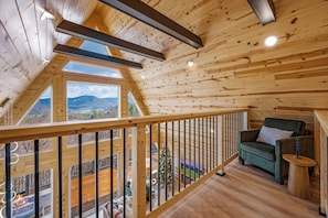Interior - Mtn Views · Movie Theater · Games · Hot Tub · Pets (Sevierville)