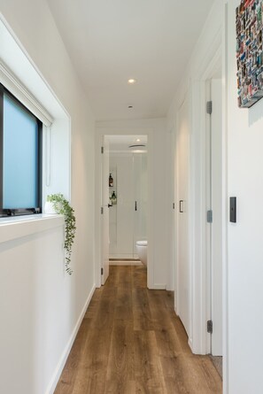 Interior - Sun-Filled 2BR Home In The Heart Of Arrowtown (Arrowtown)