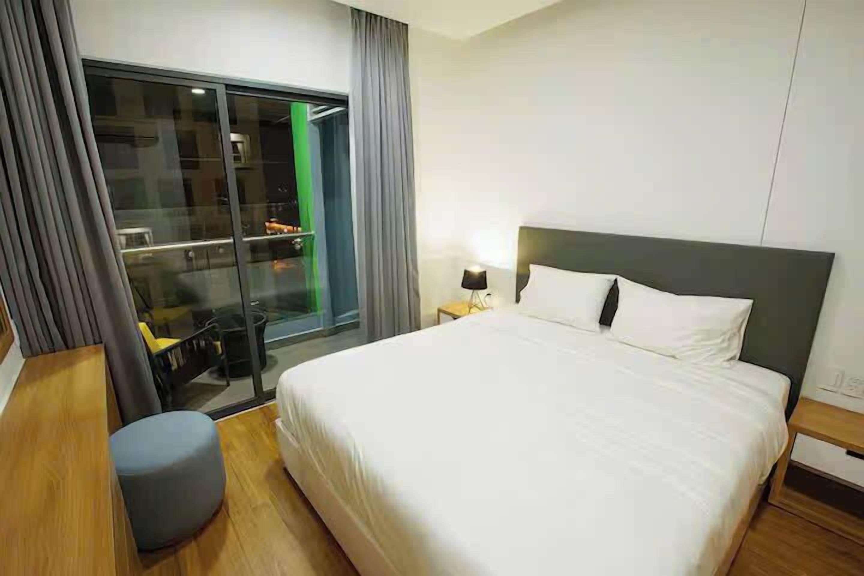 Grand-Suite, 1 Schlafzimmer, Zutritt zur Club Lounge, Stadtblick | Bettwäsche aus ägyptischer Baumwolle, hochwertige Bettwaren