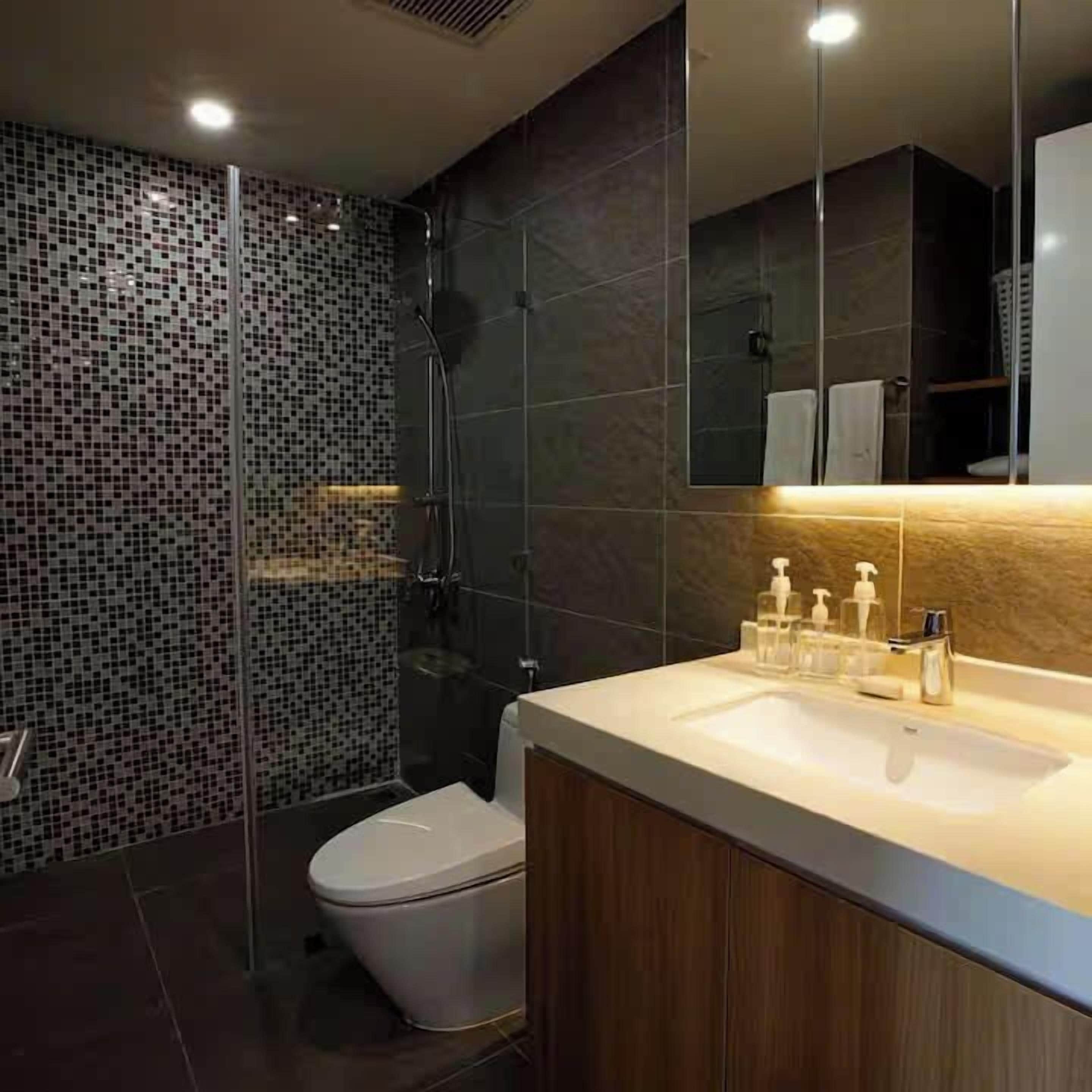 Grand Suite, 1 Bedroom, Club lounge access, City View | Bathroom