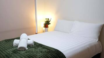 Iron/ironing board, free WiFi, bed sheets