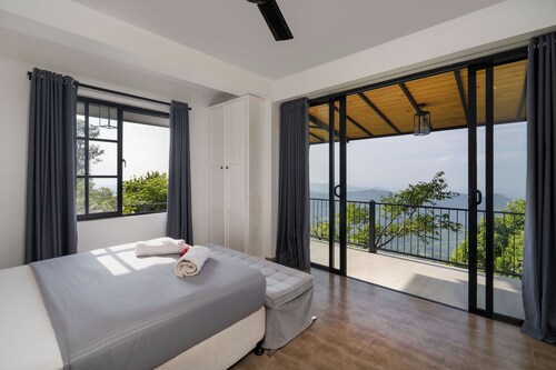 Garfield Villa by TONIK