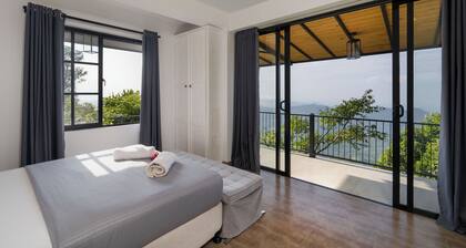 Garfield Villa by TONIK