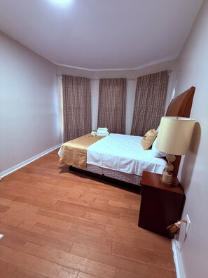 WiFi, bed sheets