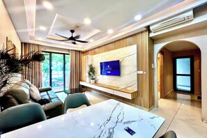 Svit Presidential - 2 sovrum - tillgång till Club Lounge - utsikt mot staden | Egyptiska bomullslakan, sängtillbehör av högsta kvalitet och duntäcken