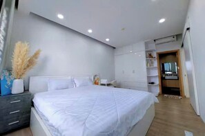 Royal-Suite, 1 Schlafzimmer, Zutritt zur Club Lounge, Stadtblick | Bettwäsche aus ägyptischer Baumwolle, hochwertige Bettwaren