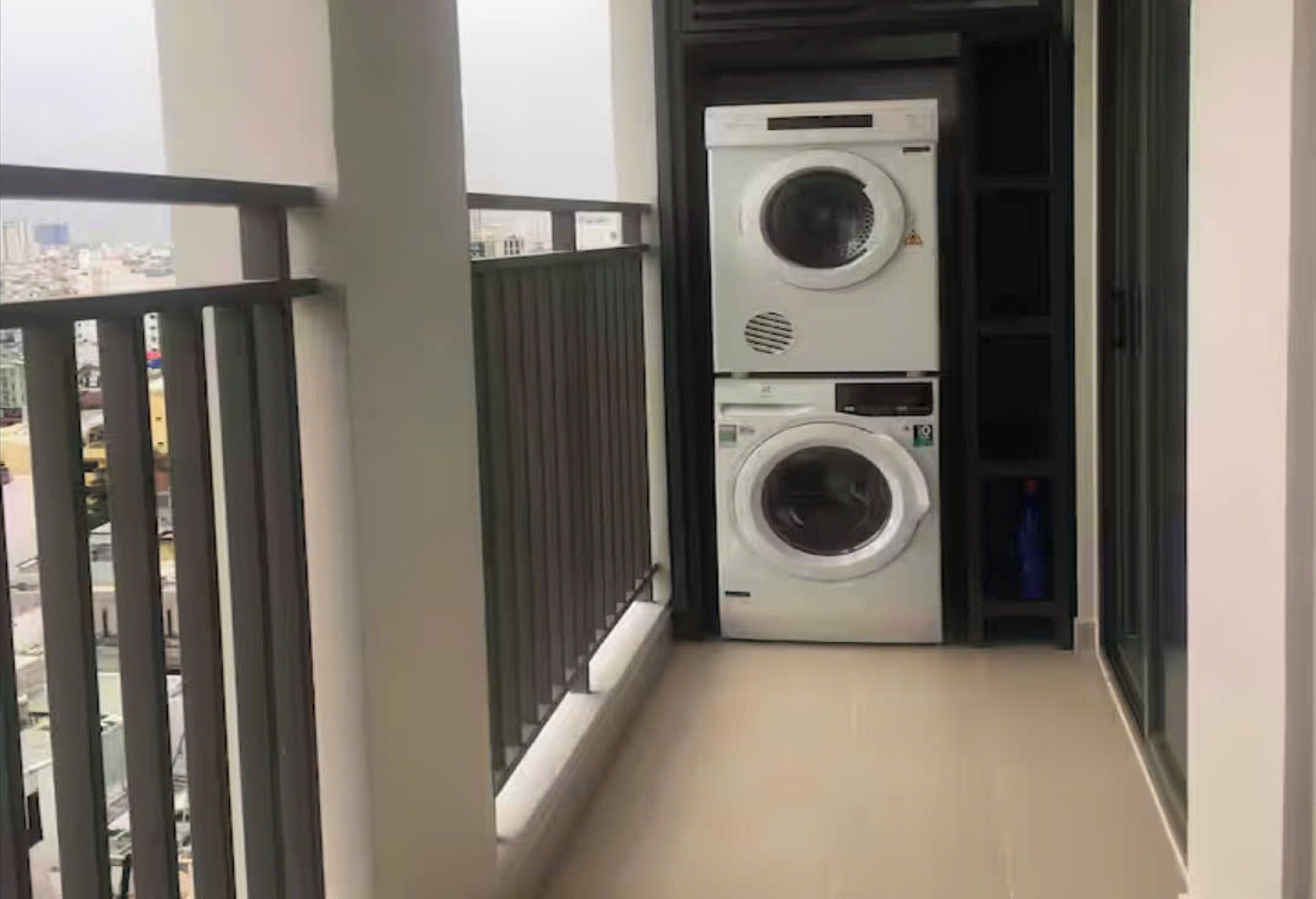 Family Suite, 3 Bedrooms, Club lounge access, City View | Egyptian cotton sheets, premium bedding, down duvets