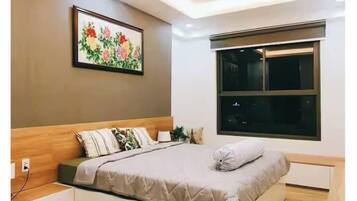 Suite presidencial, 2 habitaciones, con acceso al salón lounge del club, vista a la ciudad | Sábanas de algodón egipcio, ropa de cama de alta calidad y edredón