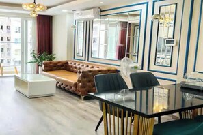 Egyptian cotton sheets, premium bedding, down duvets - Tan Son Nhat Airport Kingston Residence (Phu Nhuan)