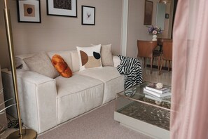 Grand Suite, 1 Bedroom, Club Lounge Access, City View | Egyptian cotton sheets, premium bedding, down comforters