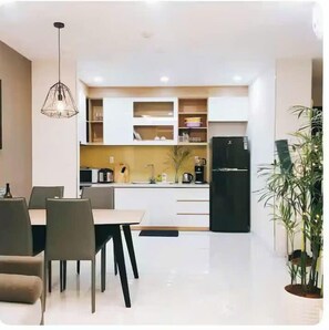 Presidential Suite, 2 Bedrooms, Club Lounge Access, City View | Private kitchen | Mini-fridge, microwave, oven, stovetop
