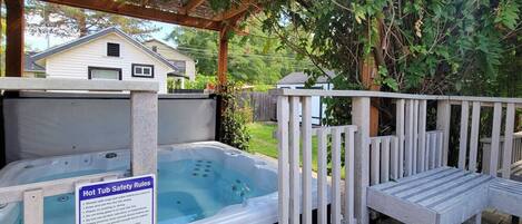 Outdoor spa tub