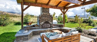 Meadowsweet Farm | Hot tub, Outdoor Kitchen
