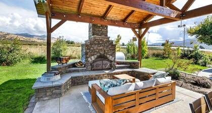 Meadowsweet Farm | Hot tub, Outdoor Kitchen