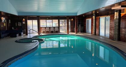 Lovely 5-bedroom country house in cool Little Flock with AC