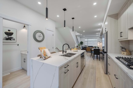 Interior. Golf Course, Fireplace, Garage, Rooftop Patio