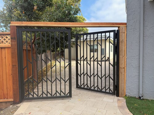 2 BR 2 Bath home close to Downtown, 2.3 miles to BART 40 minutes drive to SFO