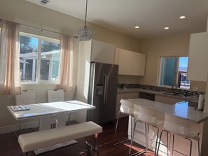 Microwave, oven, stovetop, dishwasher - 2 BR 2 Bath home close to Downtown, 2.3 miles to BART 40 minutes drive to SFO (Pleasanton)