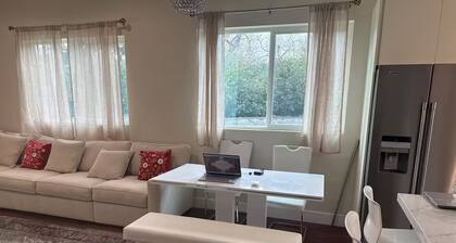 2 BR 2 Bath home close to Downtown, 2.3 miles to BART 40 minutes drive to SFO