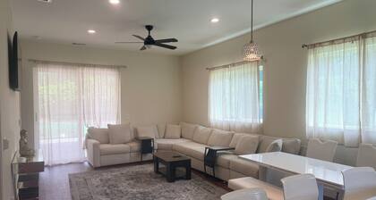 2 BR 2 Bath home close to Downtown, 2.3 miles to BART 40 minutes drive to SFO
