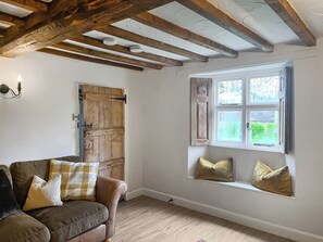 Fireplace - The Farmhouse - UK50909 (Thornhaugh)