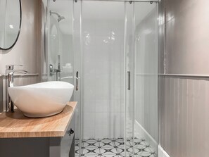Towels - Smallbrook cottage - UK50922 (Sailsbury)