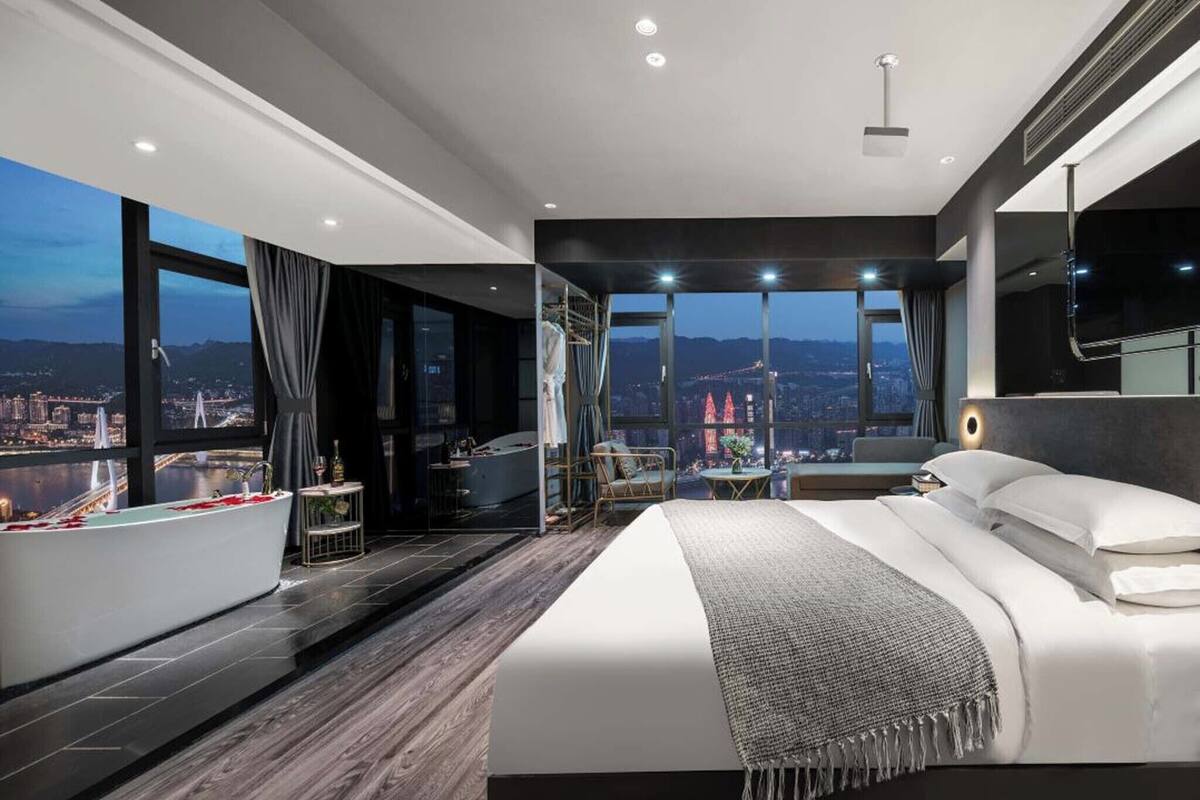 Luxury Double Room, River View | Premium bedding, individually decorated, individually furnished, desk