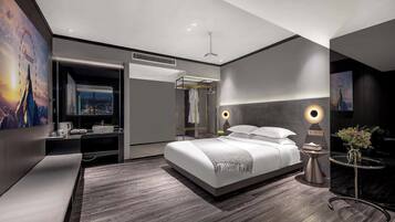 Superior Double Room, River View | Premium bedding, individually decorated, individually furnished, desk